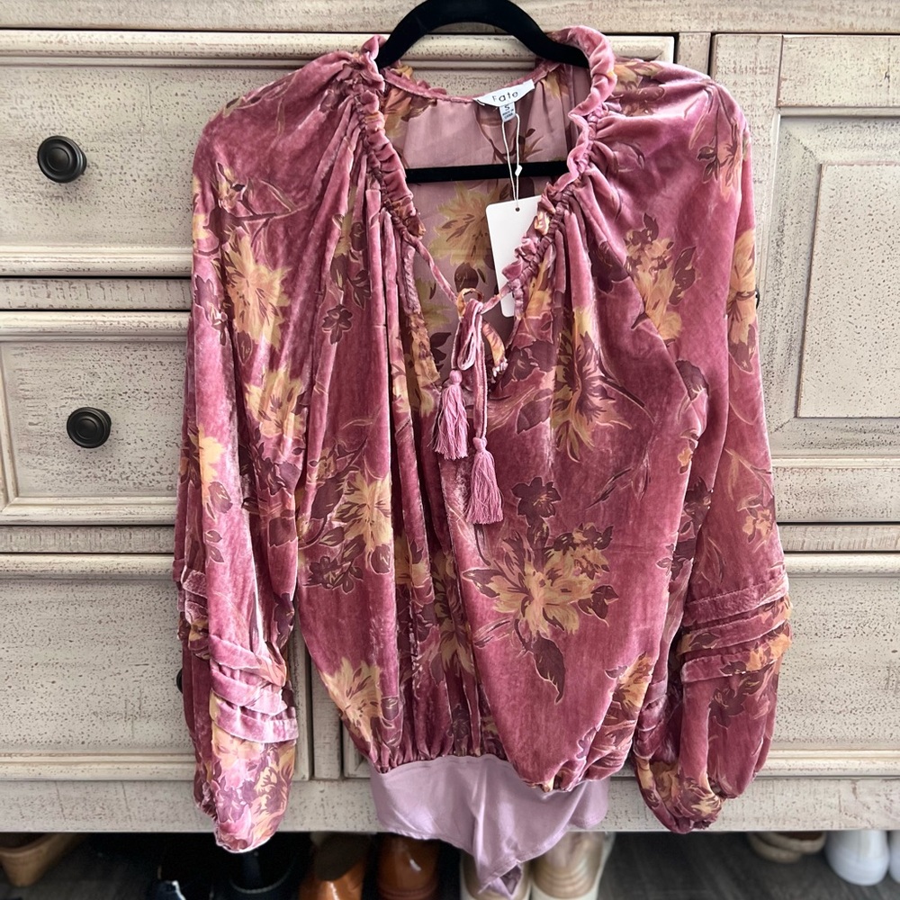 Fate- Bodysuit floral with tie neck and balloon sleeve NWT velvet